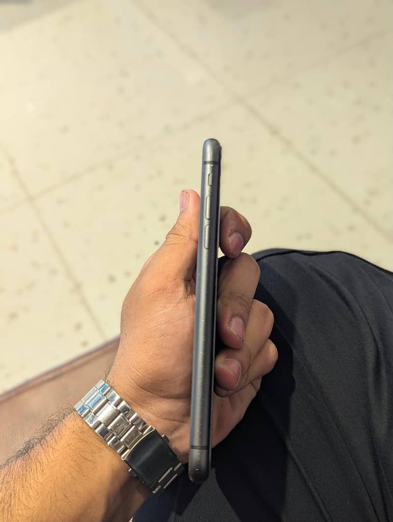 Apple iPhone 11 6