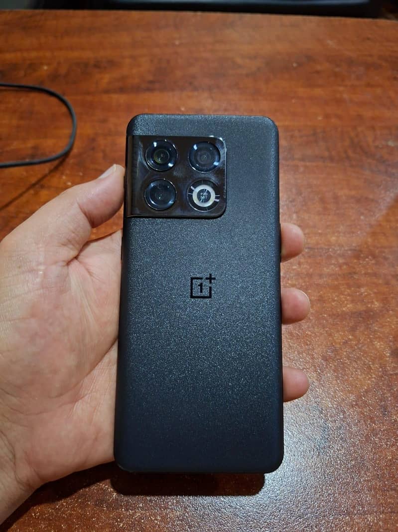 One Plus 10 Pro 1