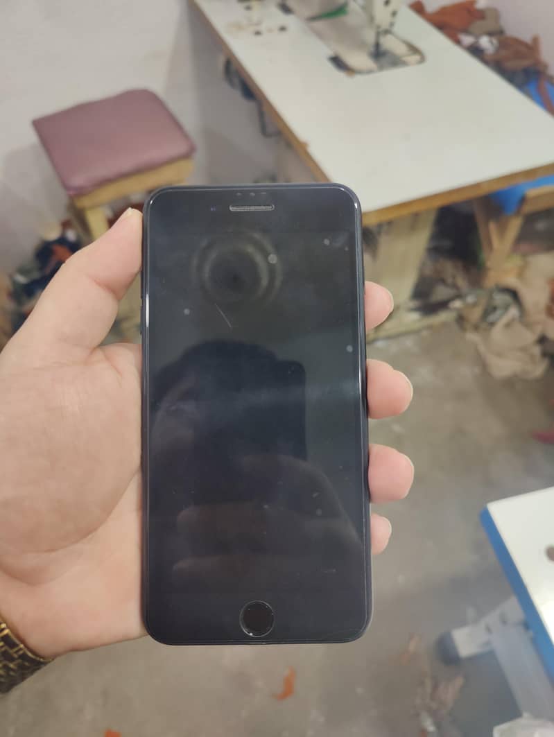 Apple iPhone 7 Plus 0