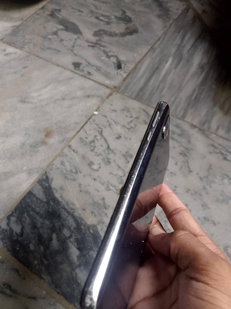 Sharp Aquos R2 2