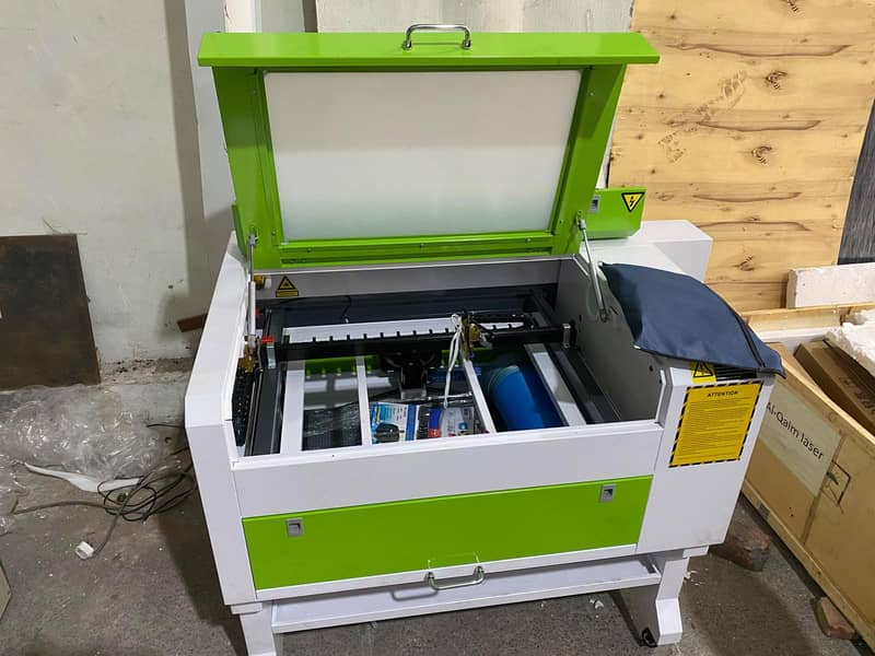 CO2 laser cutting machine 0