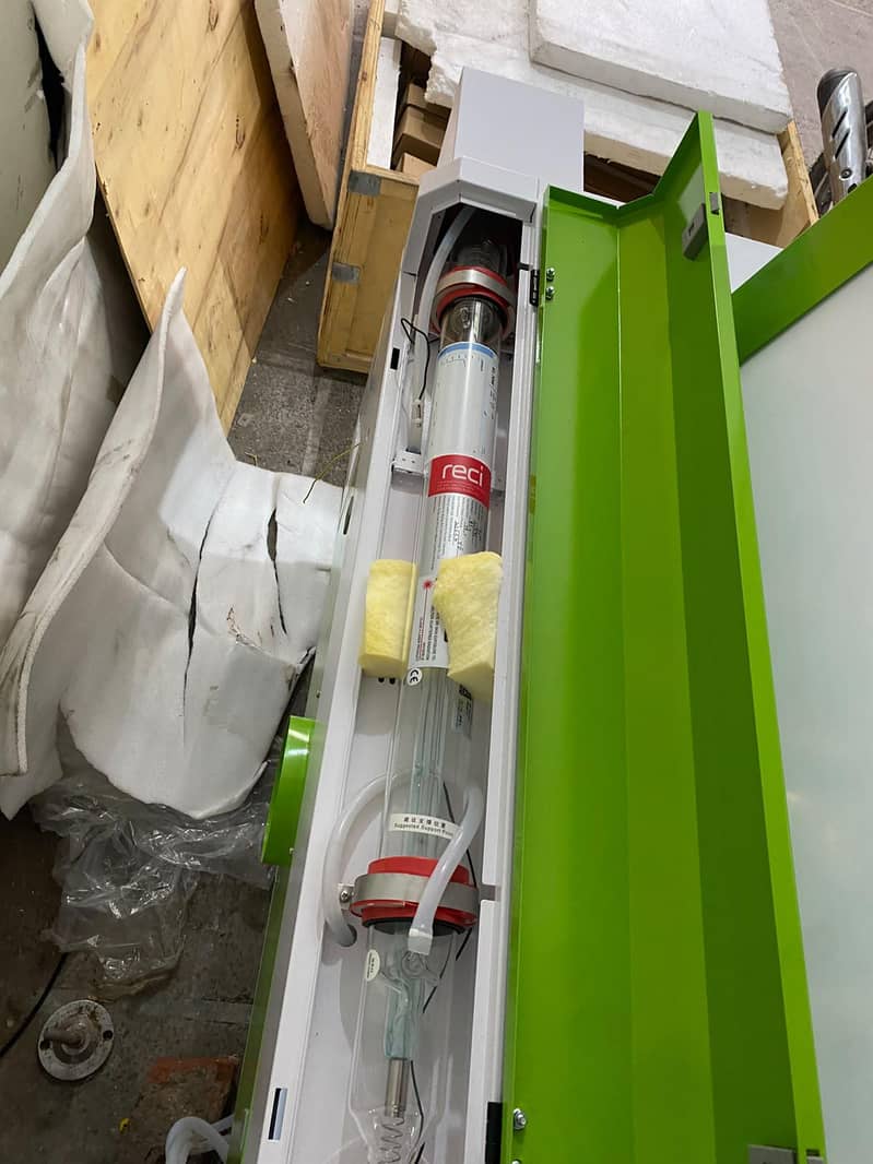 CO2 laser cutting machine 1
