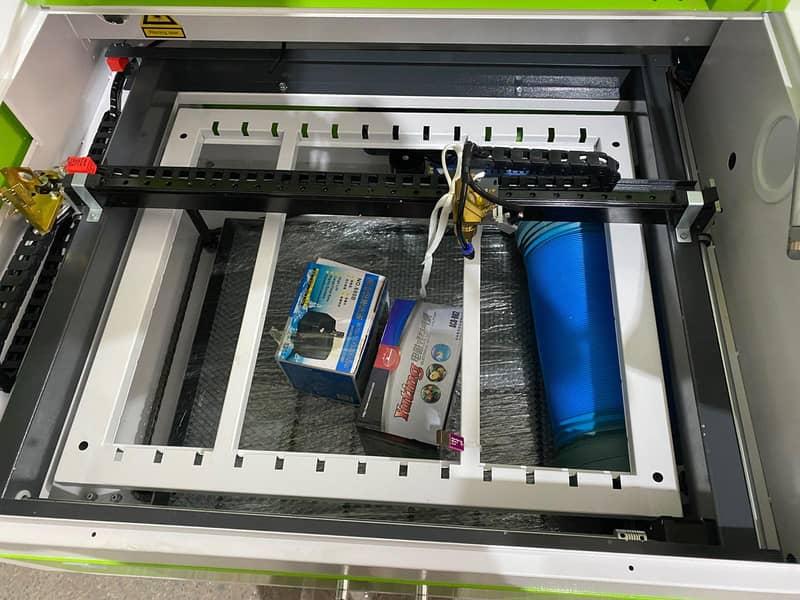 CO2 laser cutting machine 3