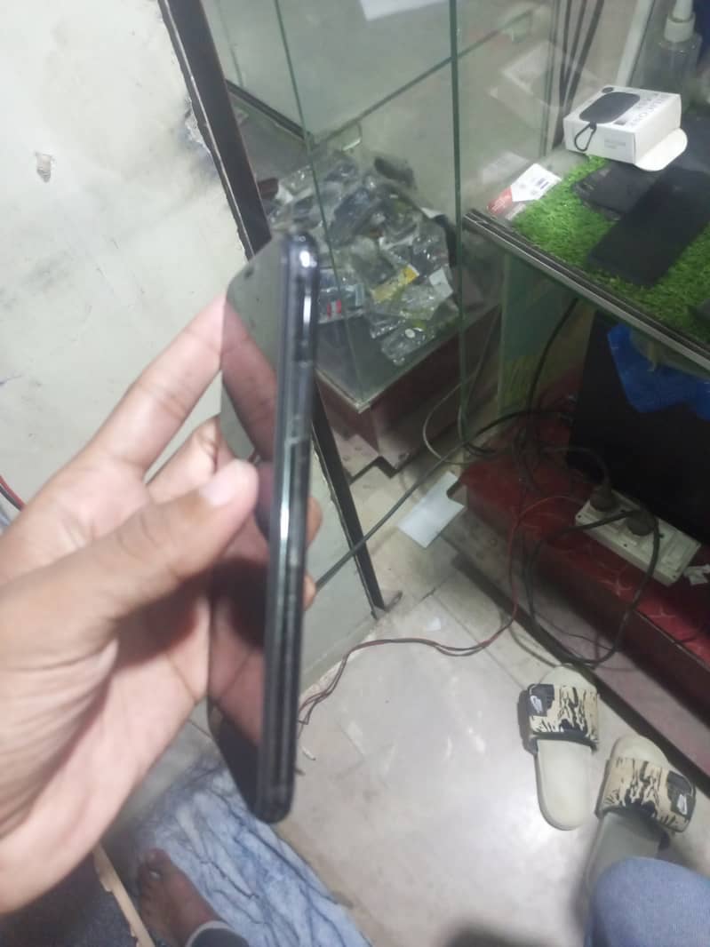 Apple iPhone X 3