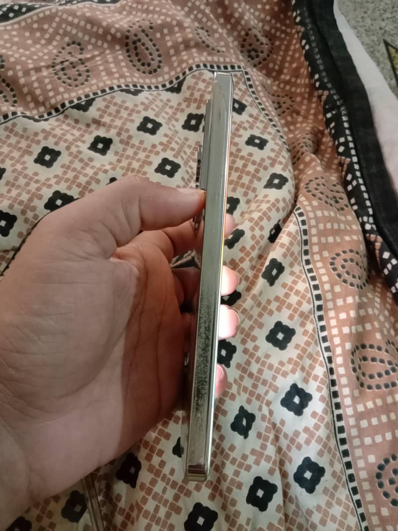 Infinix Note 40 5