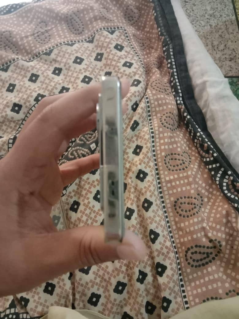 Infinix Note 40 8