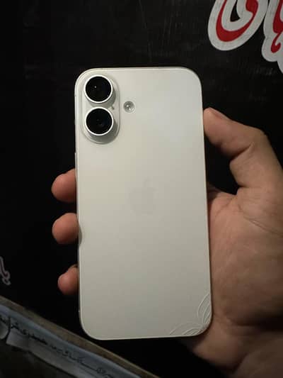 Apple iPhone 16