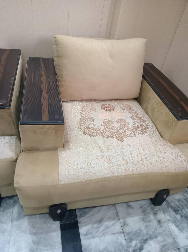 5 seeter sofa set 1