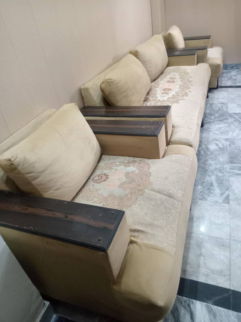 5 seeter sofa set 3