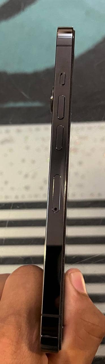 Apple iPhone 13 Pro 1