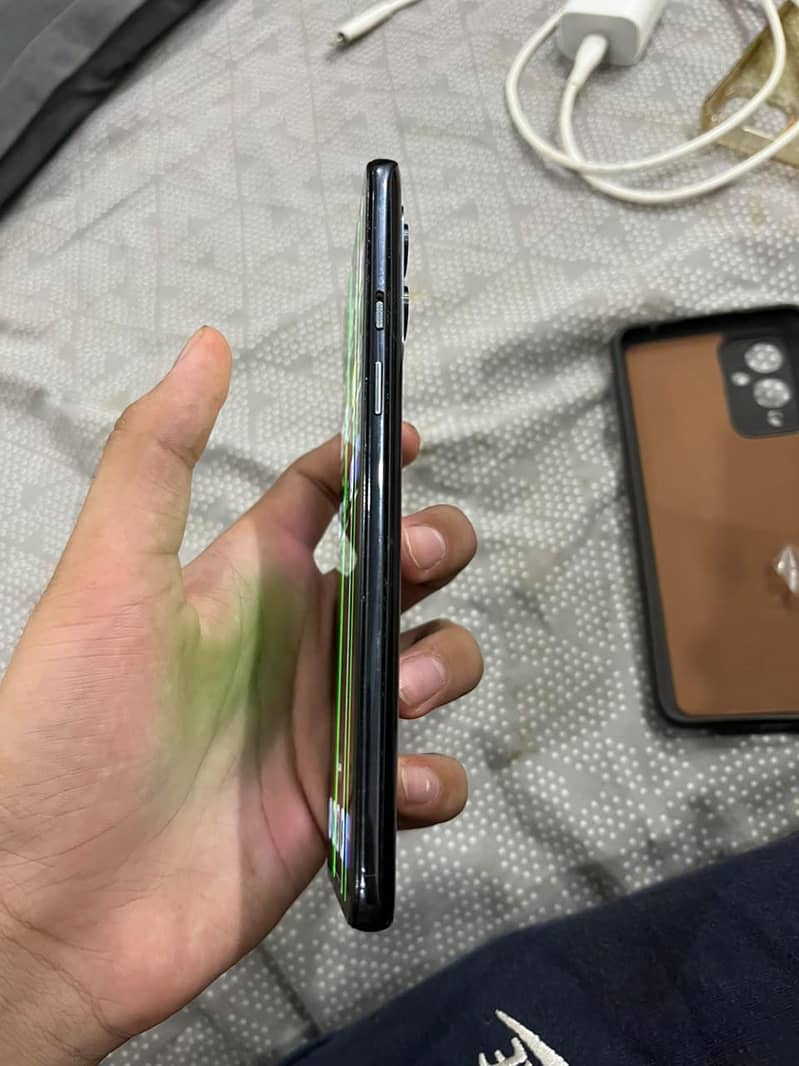 One Plus 9 5g 4