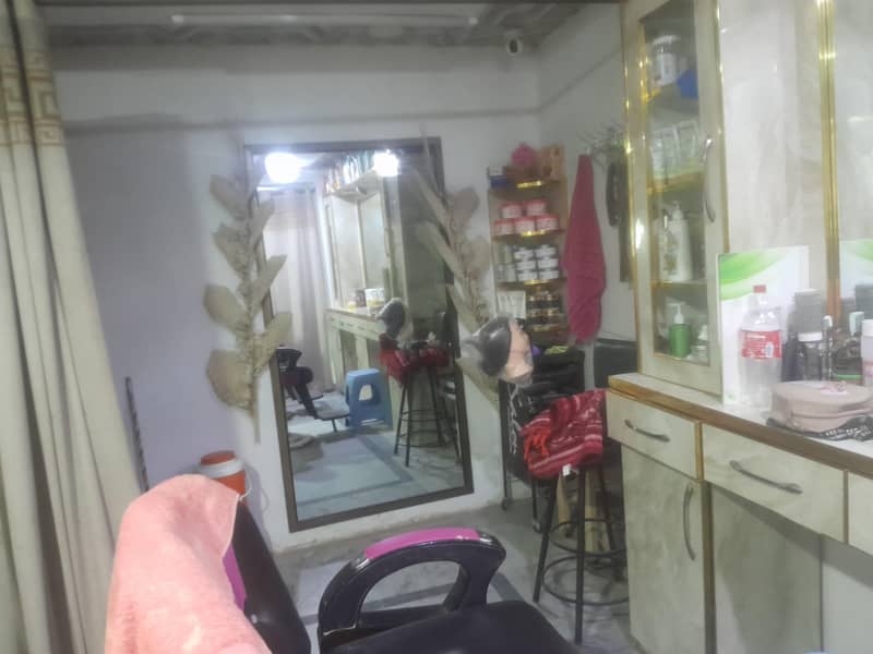 saloon 6
