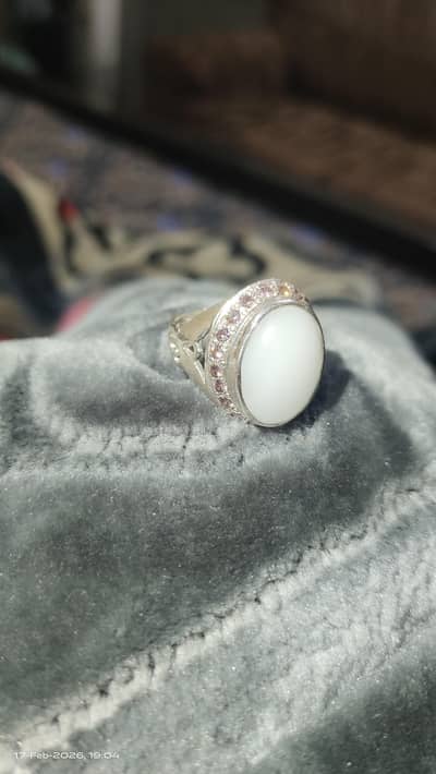 White haqiq Ring