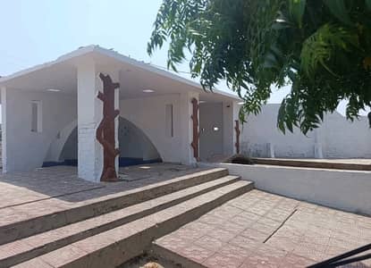 Prominently-Located Prime Location 5 Kanal Farm House Available In Qadirpur Ran