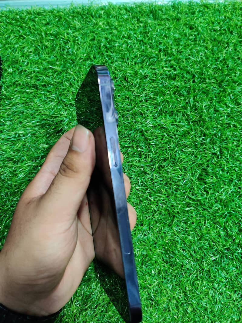 Apple iPhone 14 Pro Max 3