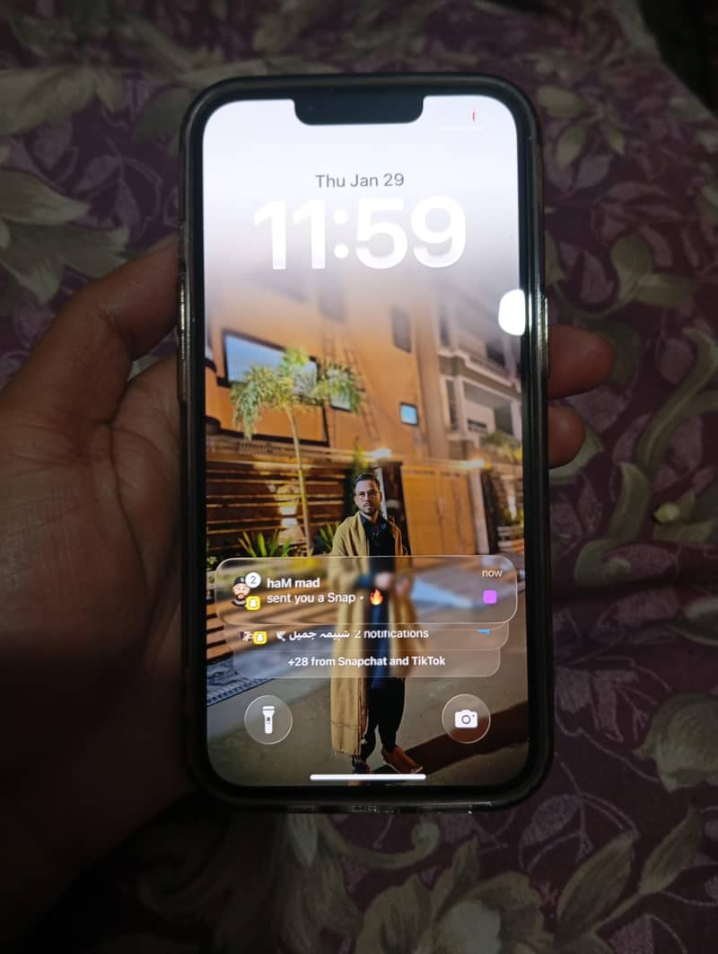 Apple iPhone 13 0