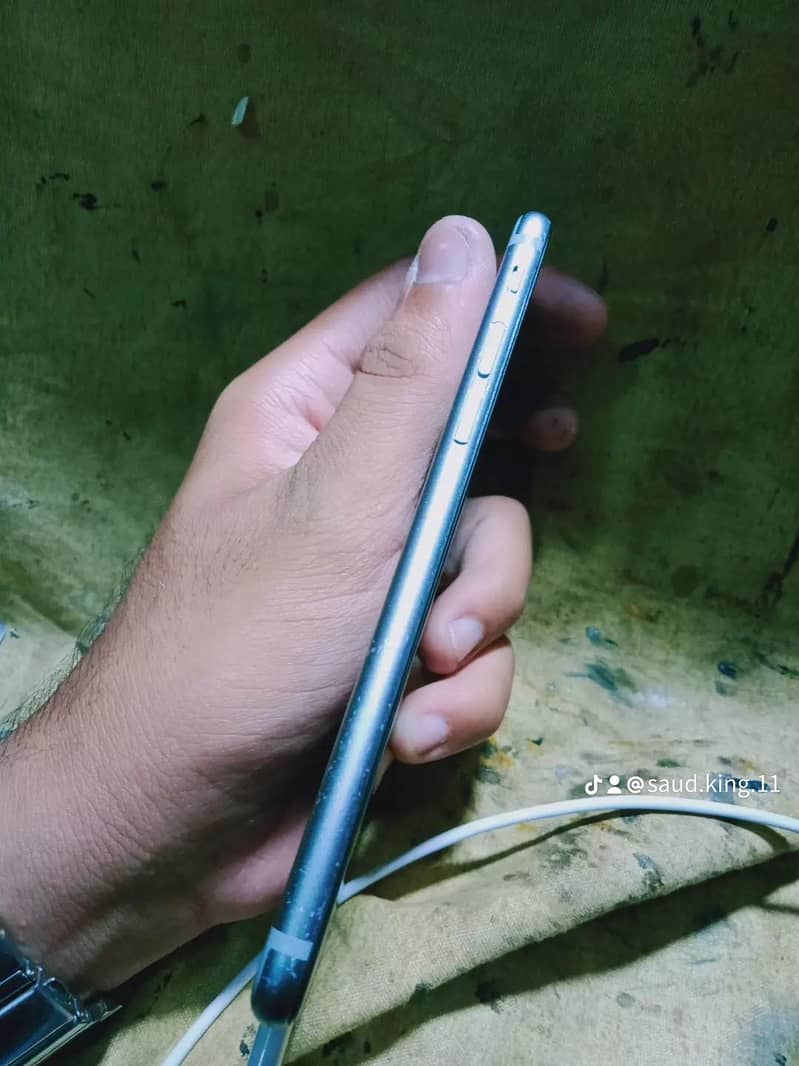 Apple iPhone 6S 4