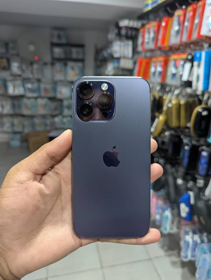 Apple iPhone 14 Pro Max 0