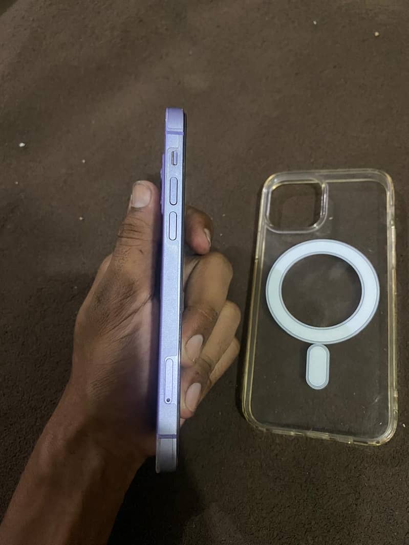 Apple iPhone 12 1