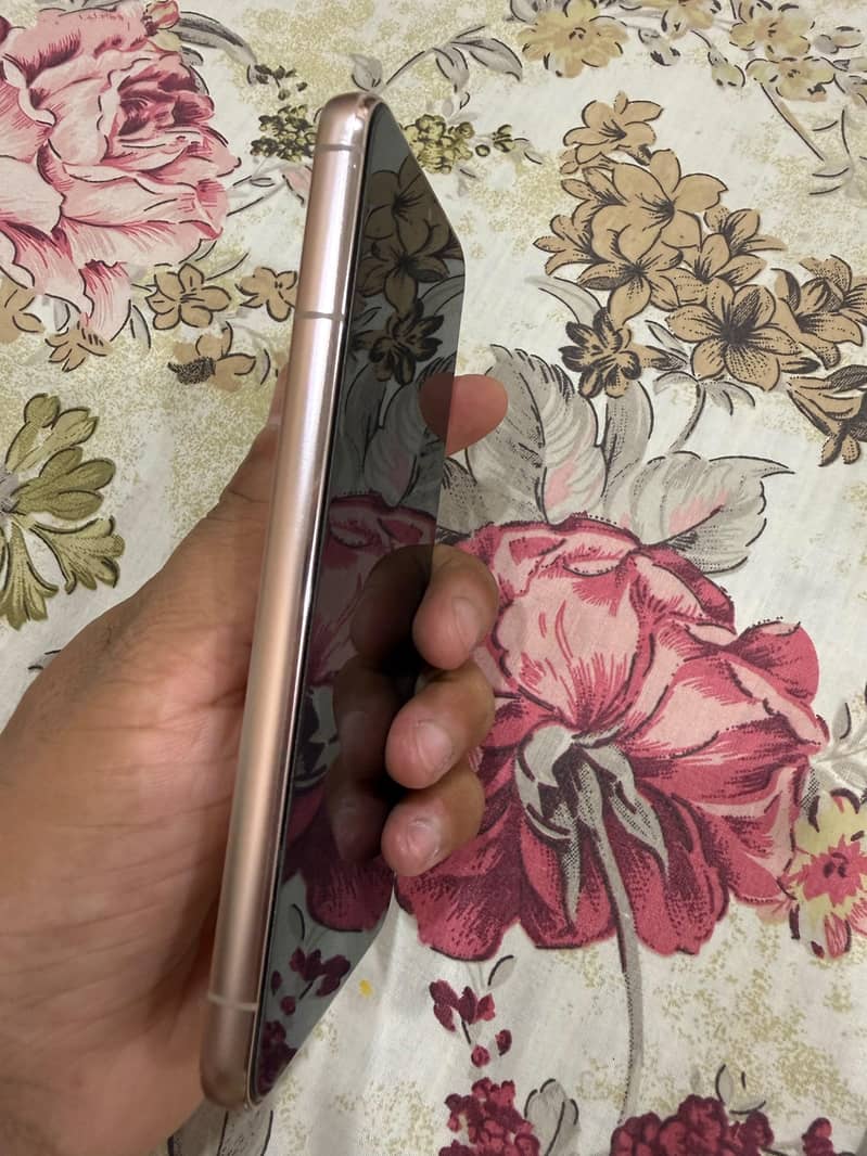 Samsung Mobile S22 0