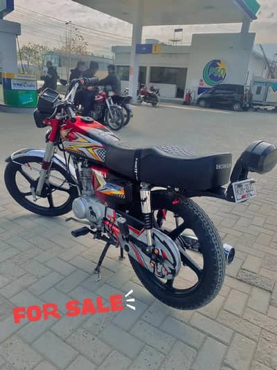 Honda 125cc / 4 stroke engine/ 16 model