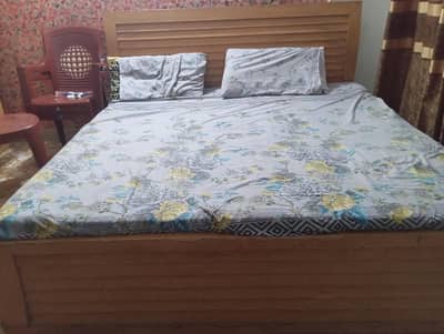 FULL SIZE BED WITH METRESS