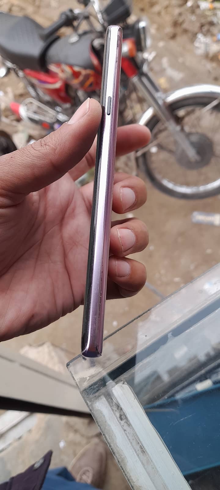 Samsung Mobile Note 9 1