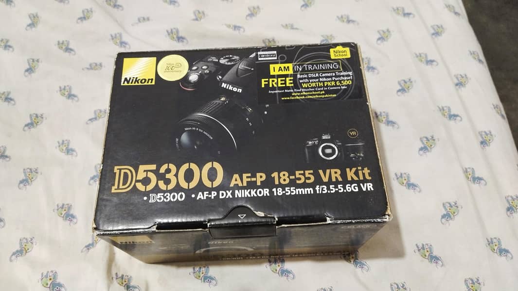NIKON D5300 COMPLETE KIT 0