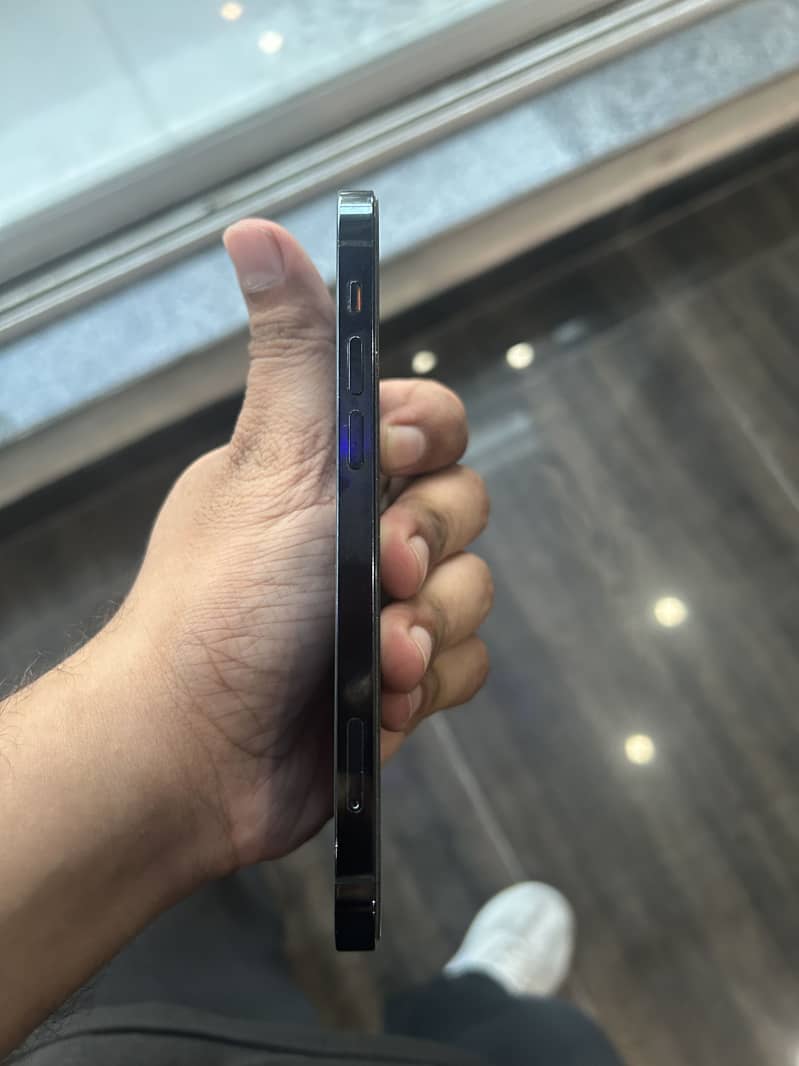 Iphone 12pro 1