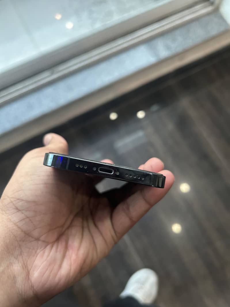 Iphone 12pro 5