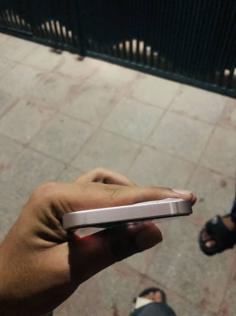 Apple iPhone 13. Urgent for sale 2