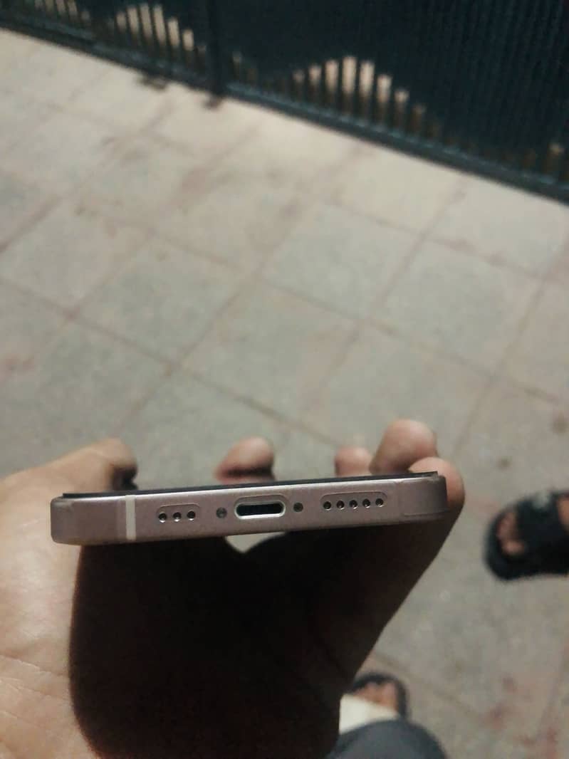 Apple iPhone 13. Urgent for sale 3