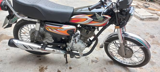 Honda 125 seald Head 1st Owner Karachi Number