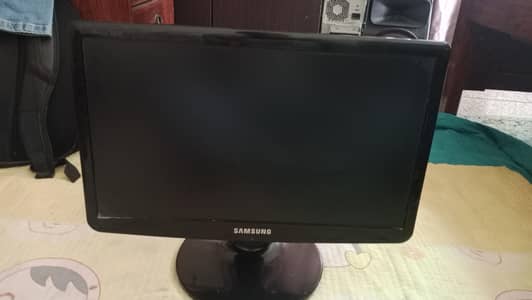 Samsung 19" wide LCD