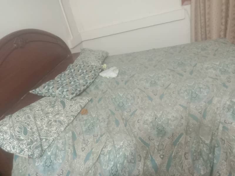 Double bed without mattress 3
