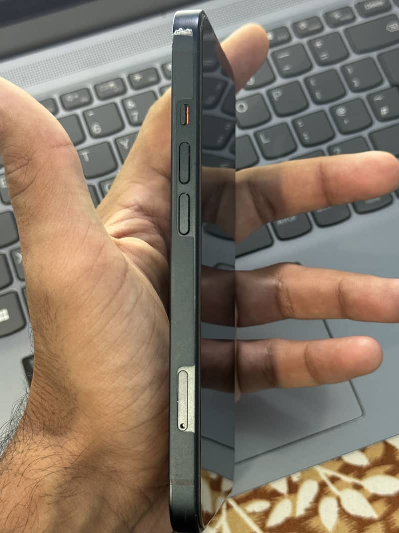Iphone 13 4