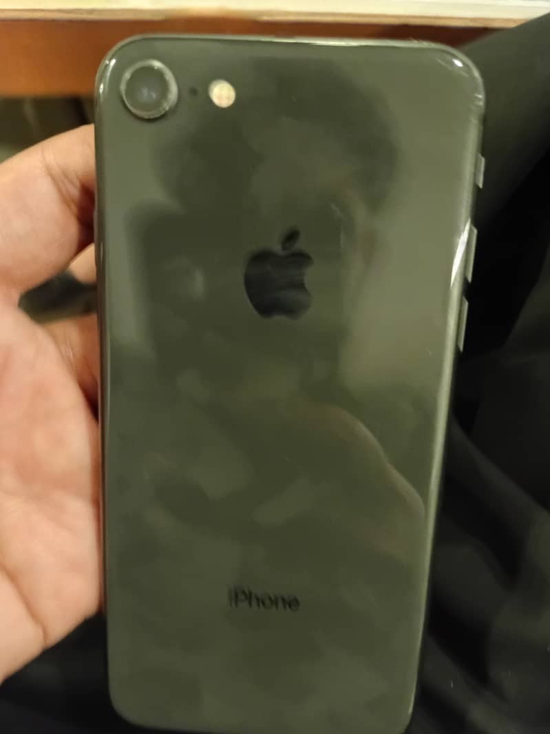 Apple iPhone 8 3