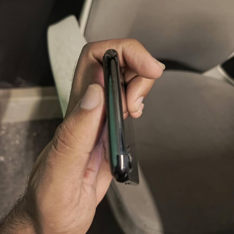 Apple iPhone X 5
