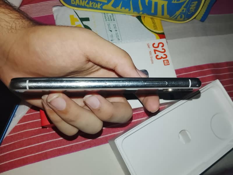 Apple iPhone X 3