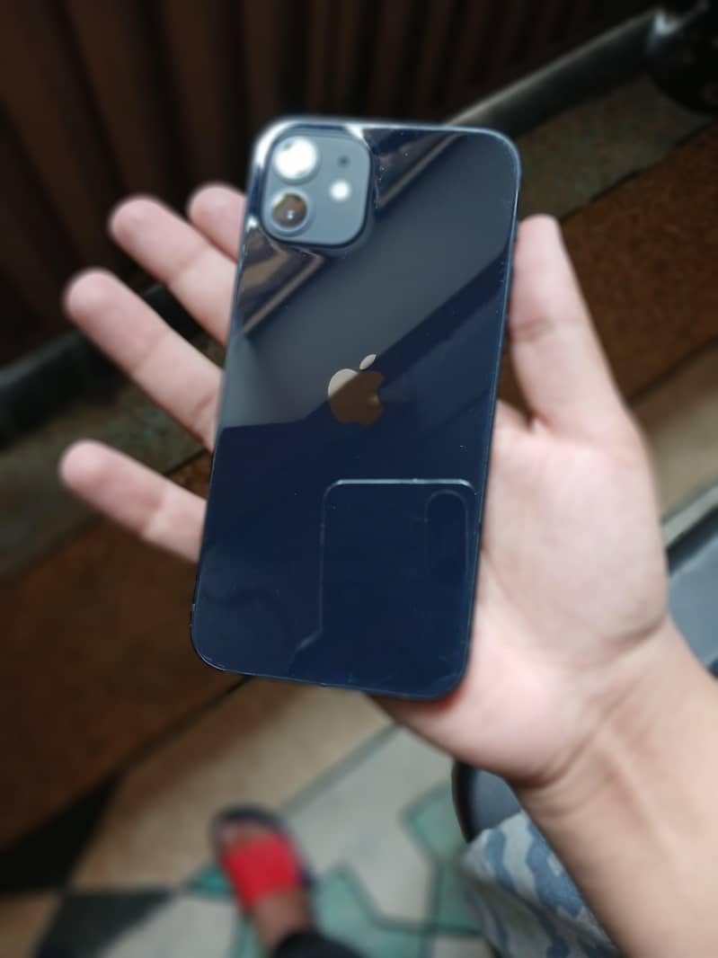 Apple iPhone 12 6