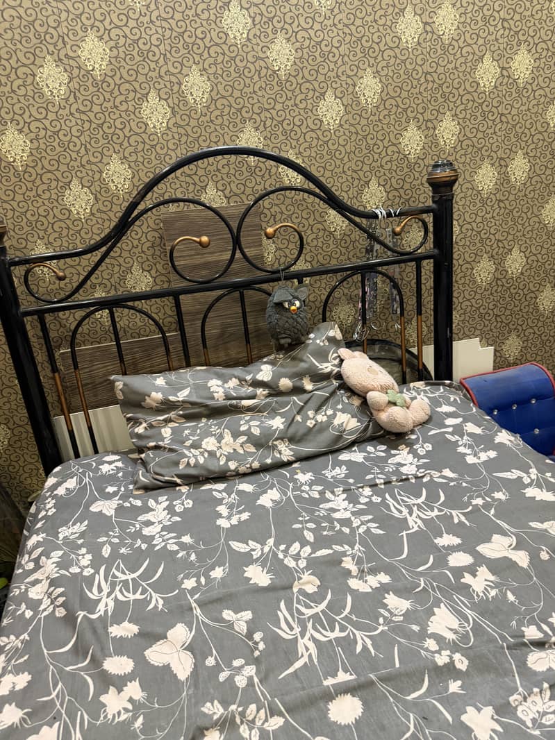 Iron bed 1