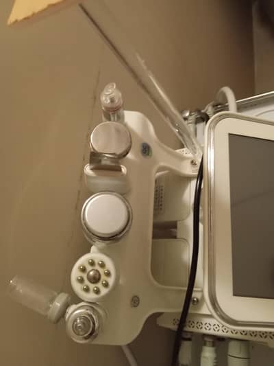 esthetics Hydra facial Masheen