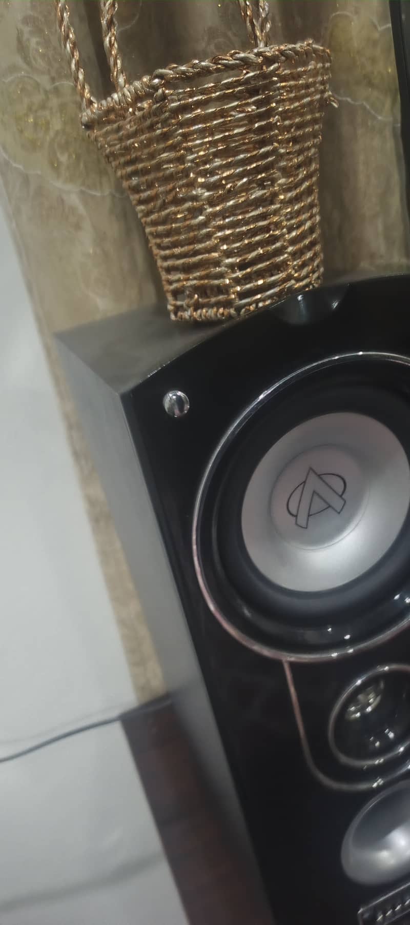 Speaker condition 10/10 2