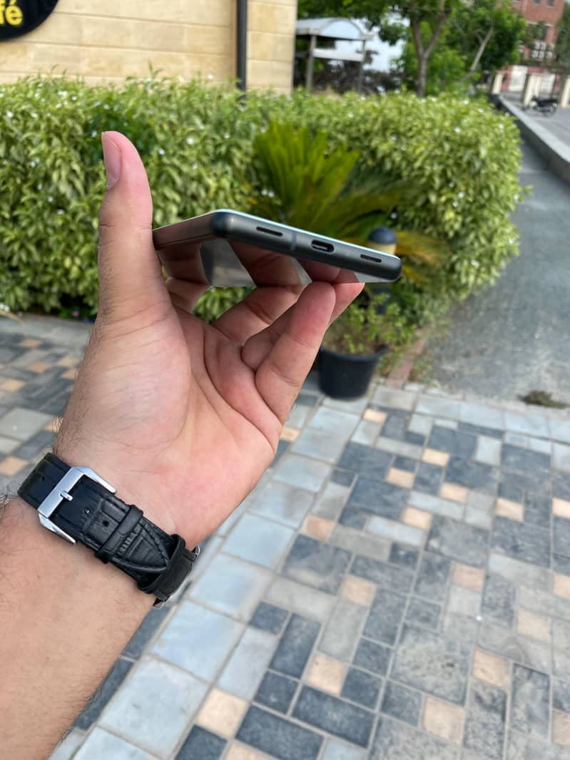 Google Pixel 6a 5