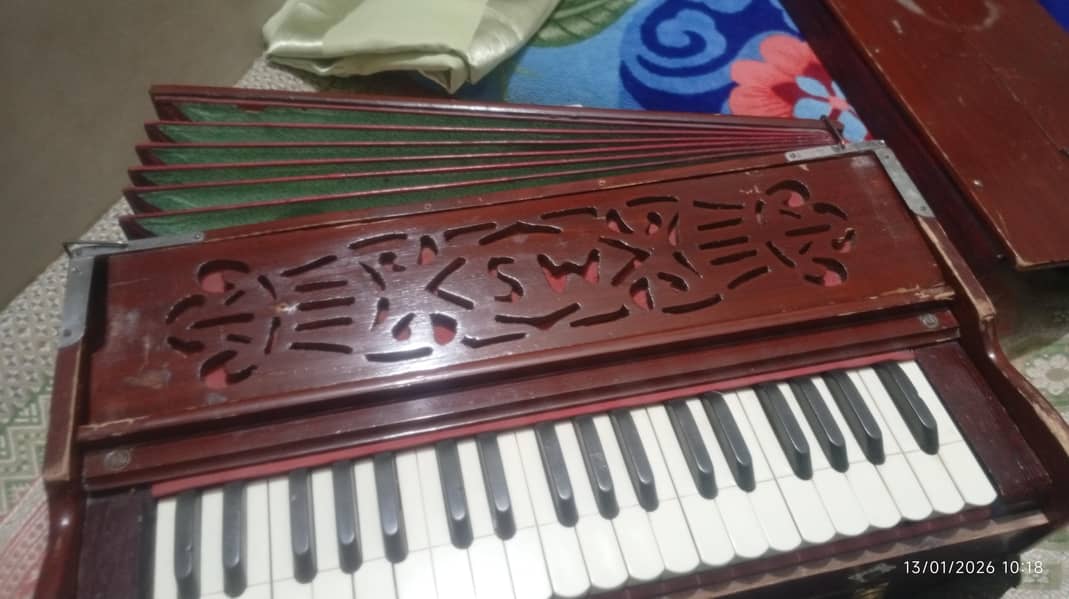 indian harmonium 3