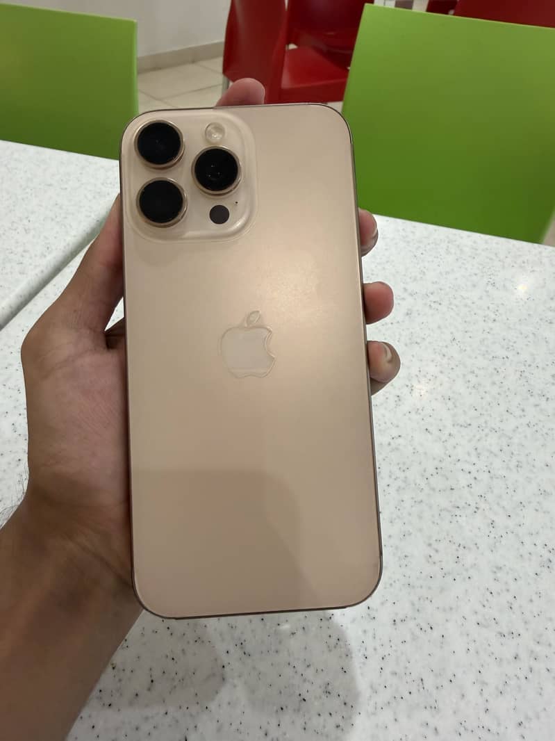 Apple iPhone 16 Pro Max 1