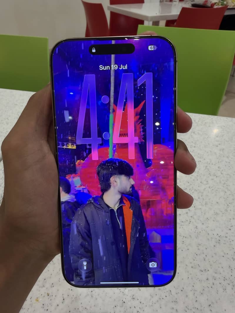 Apple iPhone 16 Pro Max 4
