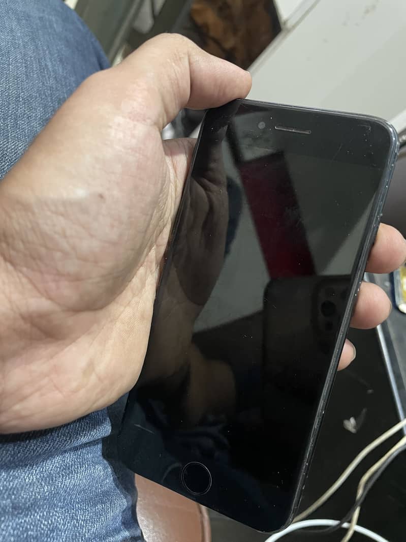 Apple iPhone 7 1