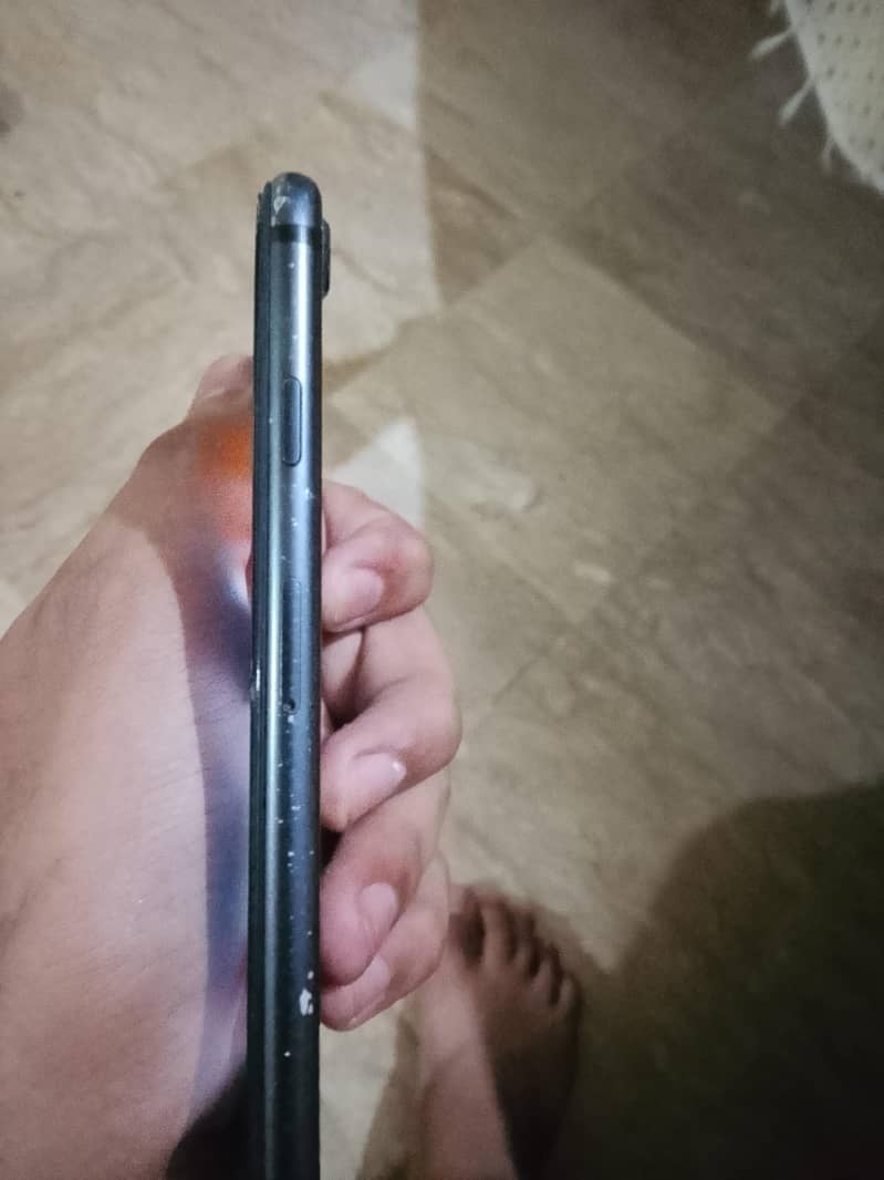Apple iPhone 7 1