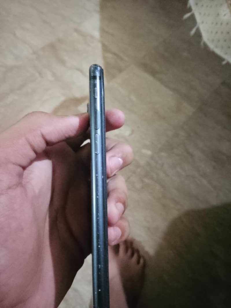 Apple iPhone 7 3
